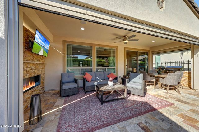 297 E VETERANS Way, Queen Creek, AZ 85140