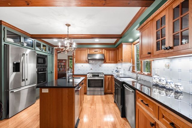 175 Herrick Rd, Boxford, MA 01921