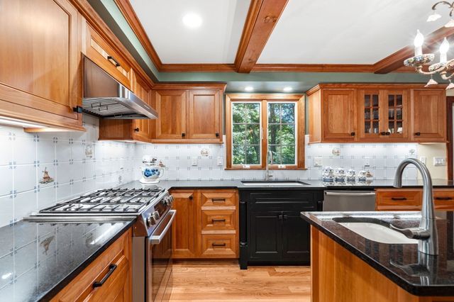 175 Herrick Rd, Boxford, MA 01921