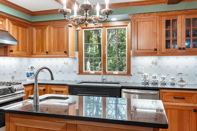 175 Herrick Rd, Boxford, MA 01921