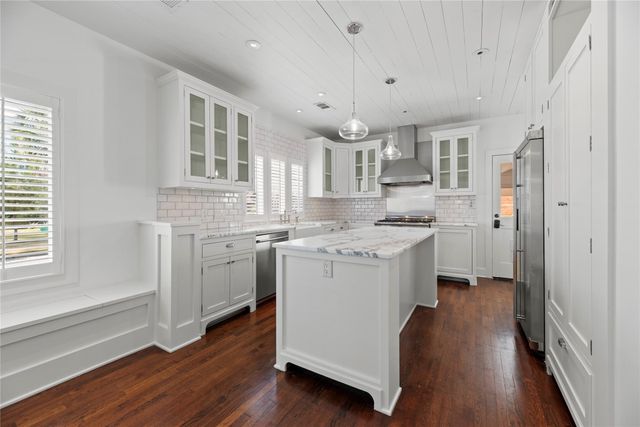 6036 Feagan Street, Houston, TX 77007