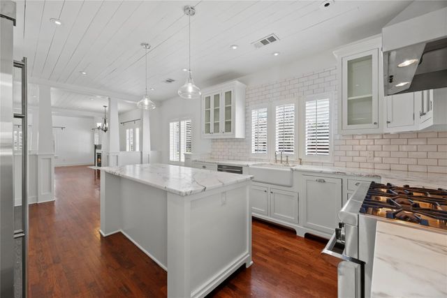 6036 Feagan Street, Houston, TX 77007