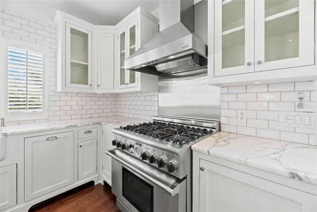 6036 Feagan Street, Houston, TX 77007