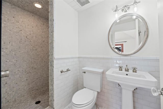 6036 Feagan Street, Houston, TX 77007