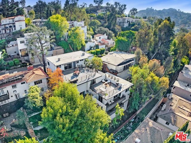 3305 Primera Avenue, Los Angeles, CA 90068