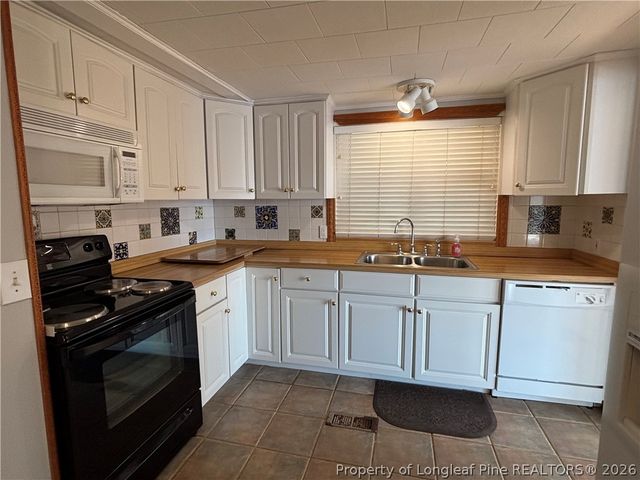 3334 Vassar Circle, Fayetteville, NC 28306