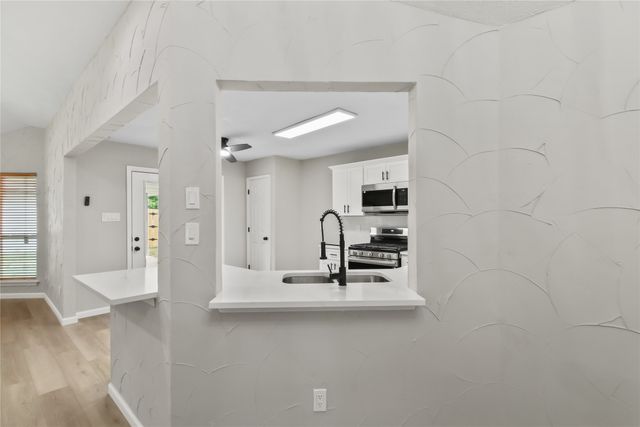2103 Stein Way, Carrollton, TX 75007