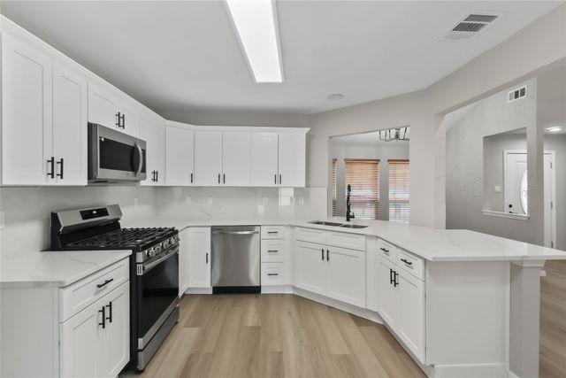 2103 Stein Way, Carrollton, TX 75007
