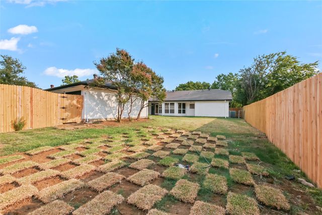 2103 Stein Way, Carrollton, TX 75007