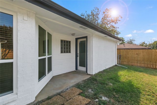 2103 Stein Way, Carrollton, TX 75007