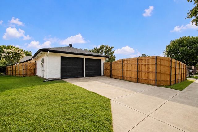2103 Stein Way, Carrollton, TX 75007