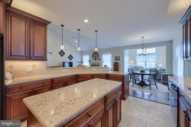 403 VALOR DR, Lititz, PA 17543