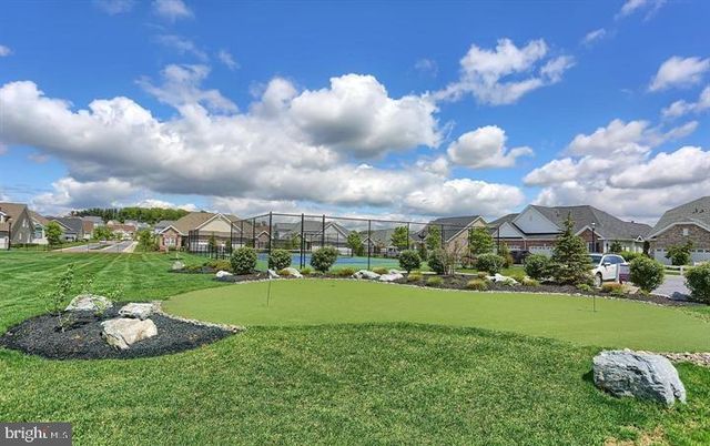 403 VALOR DR, Lititz, PA 17543