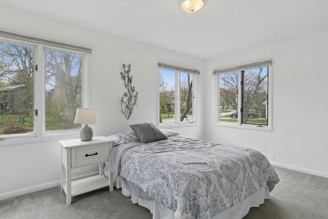 1923 Hillside Lane, Lisle, IL 60532