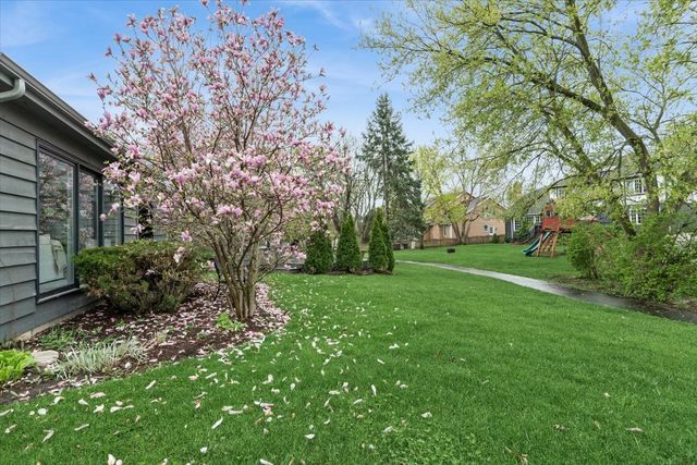 1923 Hillside Lane, Lisle, IL 60532
