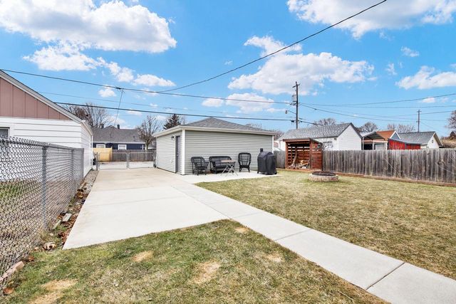 3329 S Taylor AVENUE, Milwaukee, WI 53207