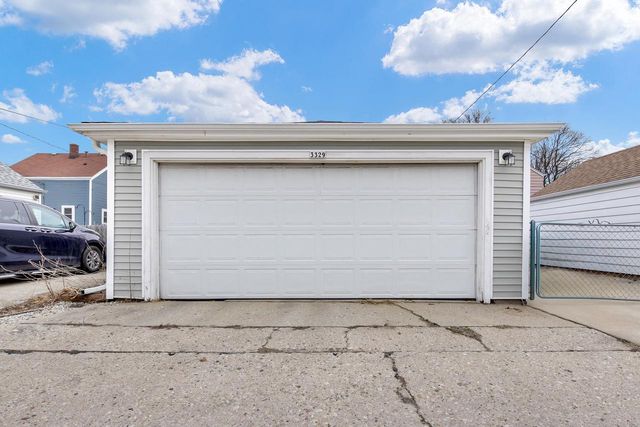 3329 S Taylor AVENUE, Milwaukee, WI 53207