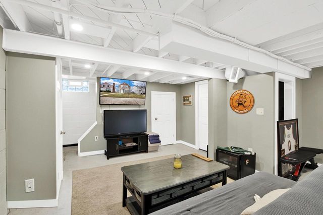 3329 S Taylor AVENUE, Milwaukee, WI 53207