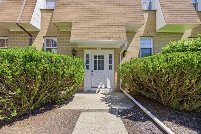 21 Weathervane Drive 16, Washingtonville, NY 10992