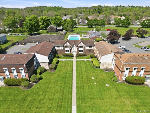 21 Weathervane Drive 16, Washingtonville, NY 10992