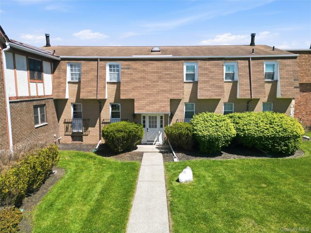 21 Weathervane Drive 16, Washingtonville, NY 10992