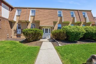 21 Weathervane Drive 16, Washingtonville, NY 10992