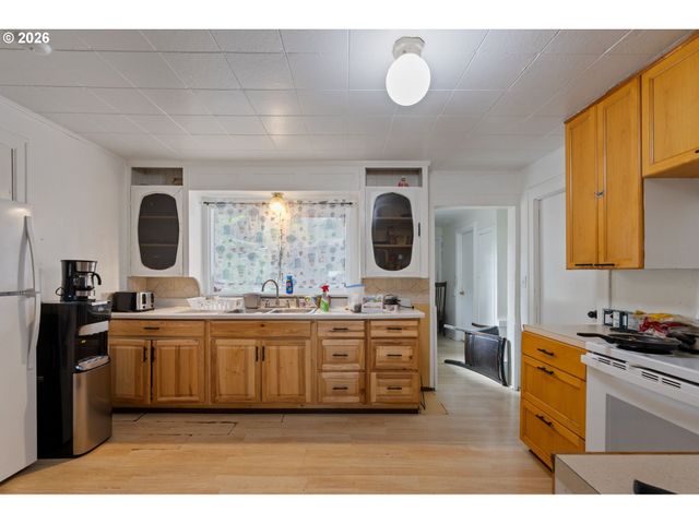 10156 Se DIVISION St, Portland, OR 97266
