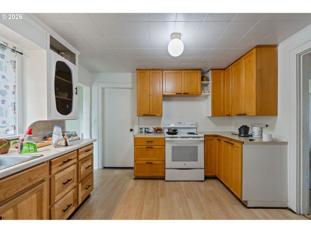 10156 Se DIVISION St, Portland, OR 97266
