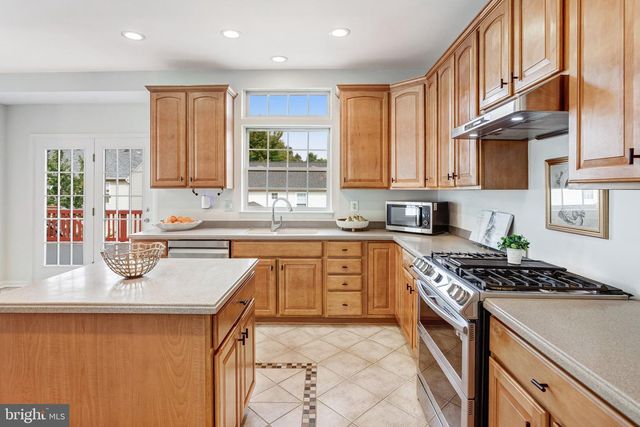 8008 TOWERING OAK WAY, Manassas, VA 20111