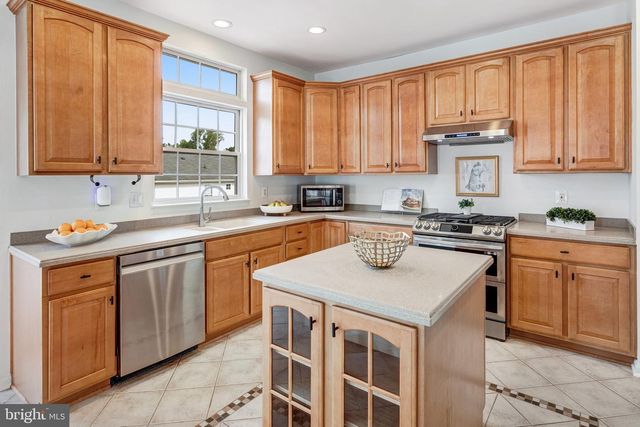 8008 TOWERING OAK WAY, Manassas, VA 20111