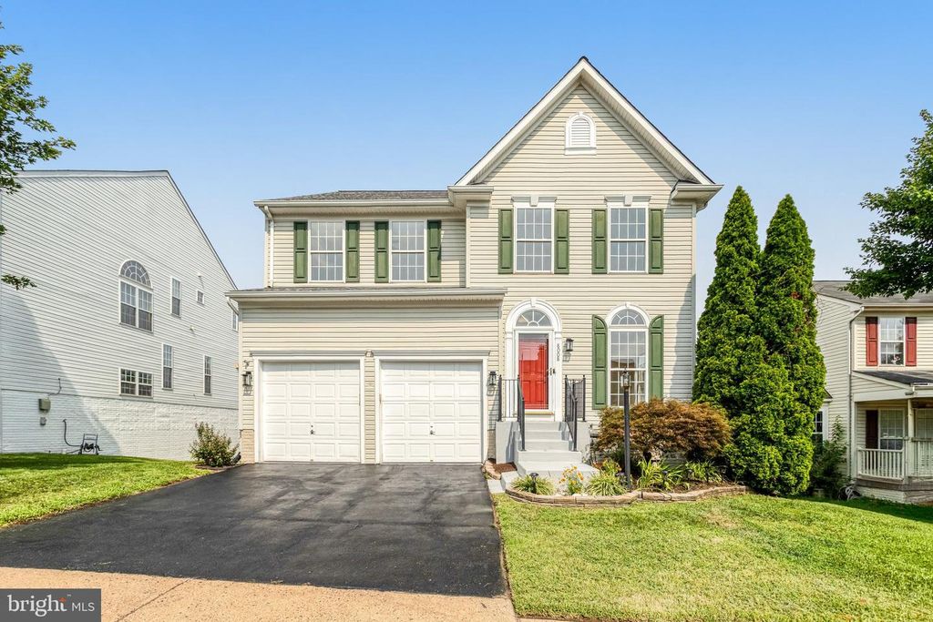 8008 TOWERING OAK WAY, Manassas, VA 20111