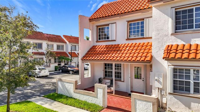 9521 NW 42nd St, Sunrise, FL 33351