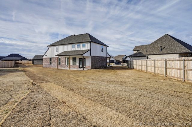 23087 E 106th Place S, Broken Arrow, OK 74014