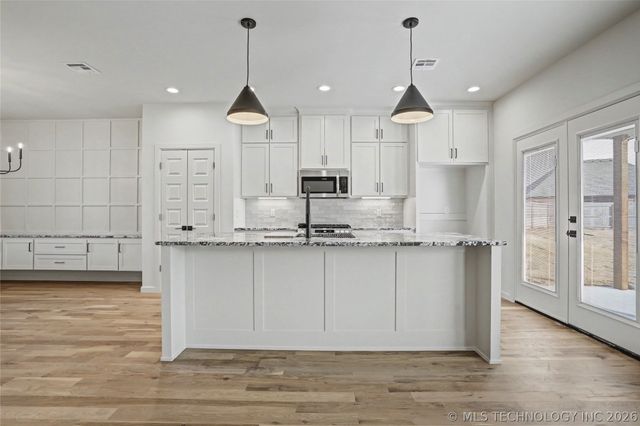 23087 E 106th Place S, Broken Arrow, OK 74014