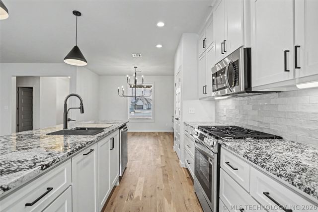 23087 E 106th Place S, Broken Arrow, OK 74014