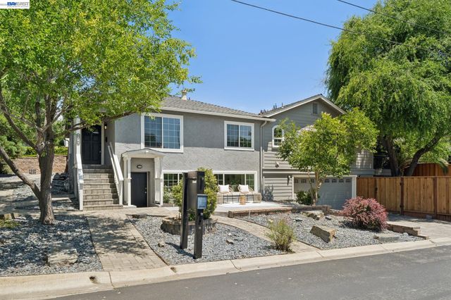 520 Abbie St, Pleasanton, CA 94566