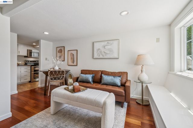 520 Abbie St, Pleasanton, CA 94566