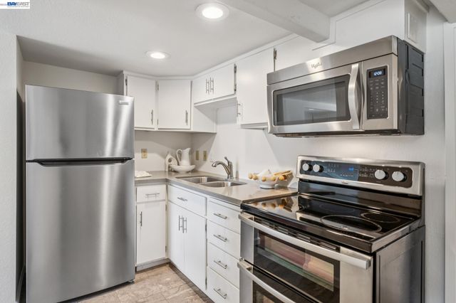 520 Abbie St, Pleasanton, CA 94566