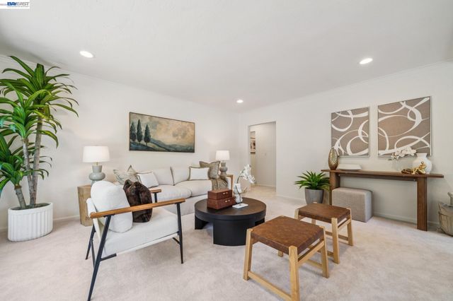 520 Abbie St, Pleasanton, CA 94566