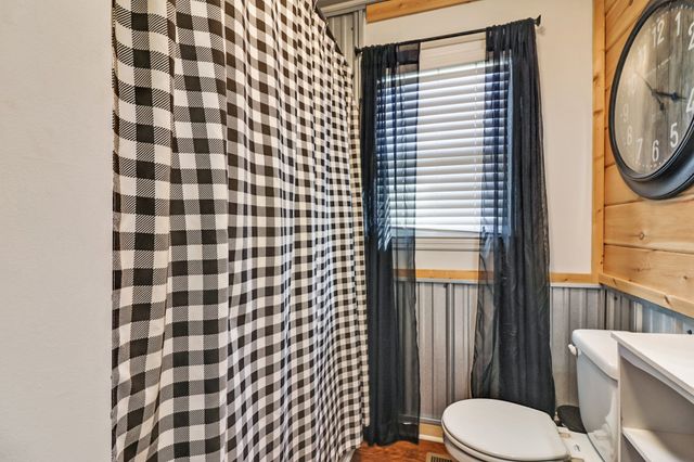 9 Templeton St, Spencer, TN 38585