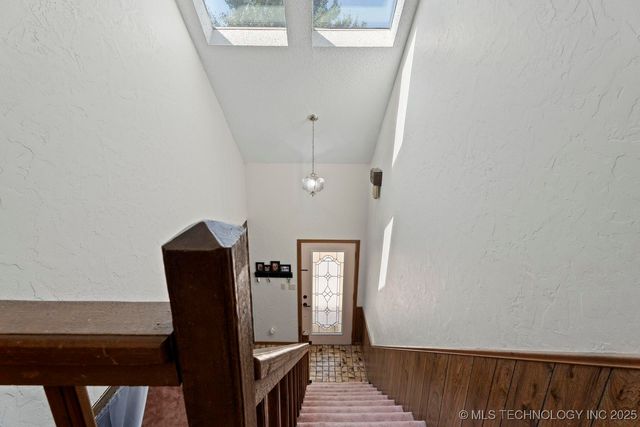 25800 650 Road, Grove, OK 74344