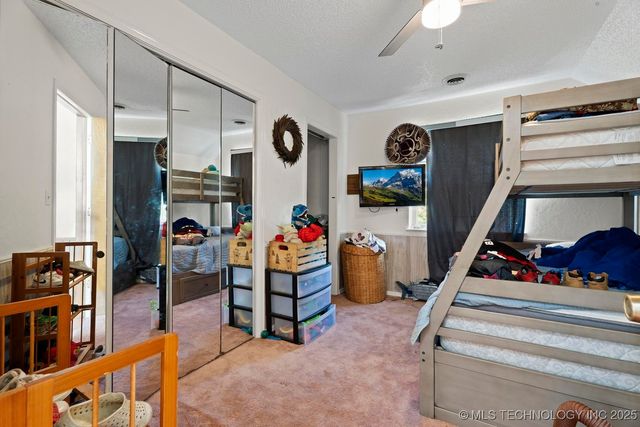 25800 650 Road, Grove, OK 74344