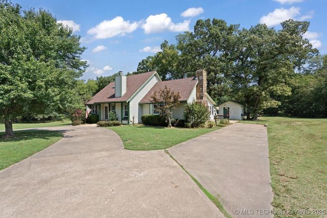 25800 650 Road, Grove, OK 74344