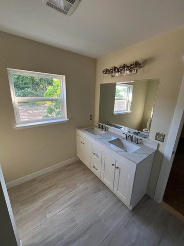 194 Devonwood Drive, Shelby Vlg, MI 49455