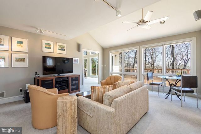 20 SOLEBURY MOUNTAIN RD, New Hope, PA 18938