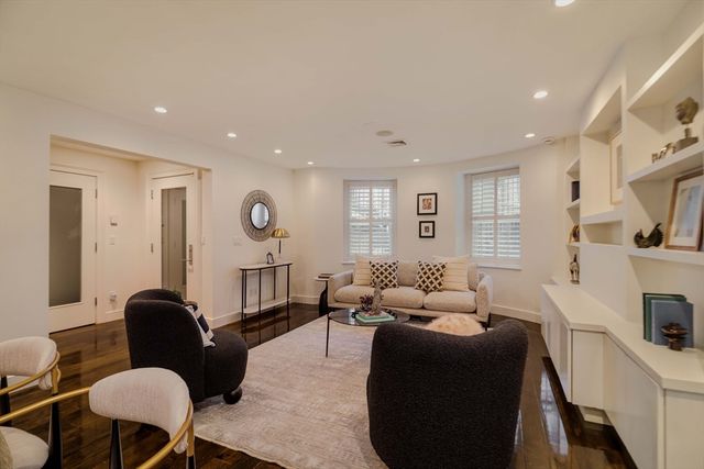 92 Waltham St 1A, Boston, MA 02118