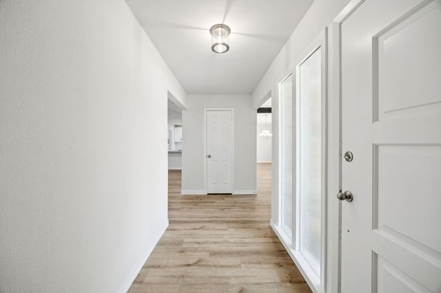 805 Raintree Road, Fort Worth, TX 76103