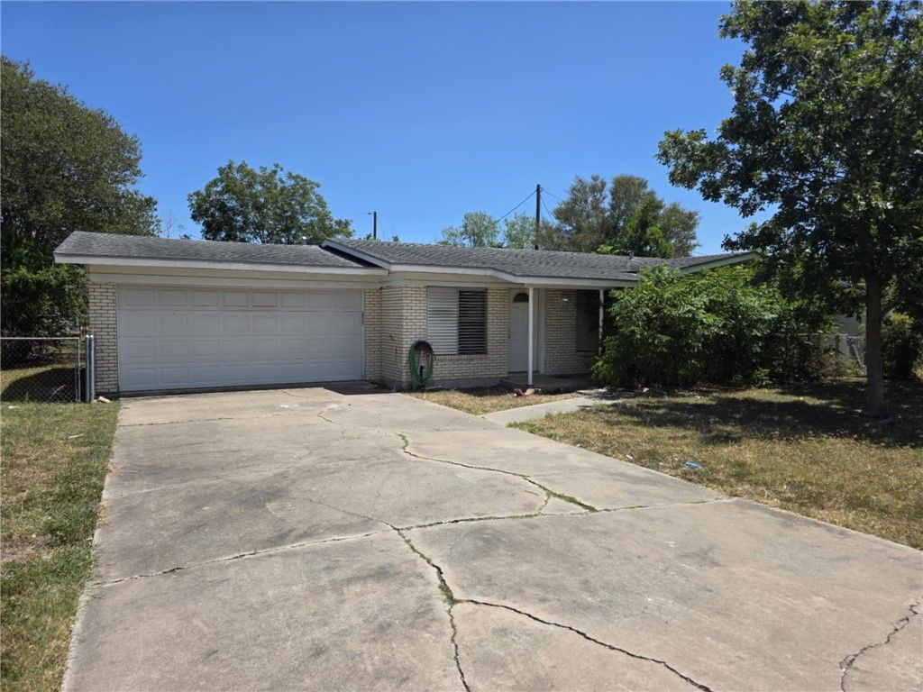 11012 Sunny Dr, Corpus Christi, TX 78410