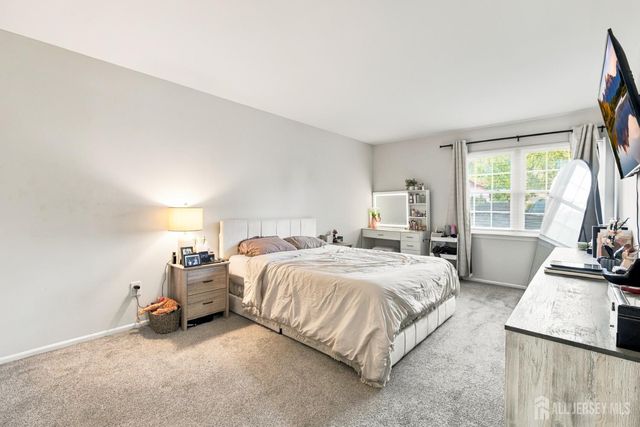 218 Sierra Court A, Woodbridge Proper, NJ 07095