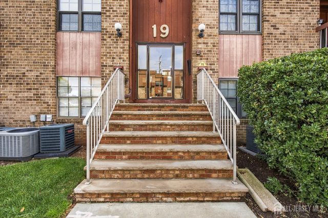 218 Sierra Court A, Woodbridge Proper, NJ 07095